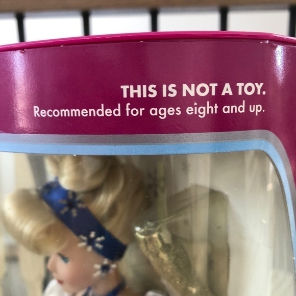 DISNEY Princess Snowflake Cinderella 2004 Porcelain Doll, Brass Key, New In Box - Picture 12 of 12